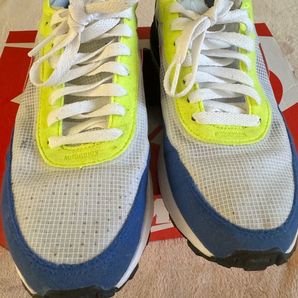 Nike Waffle One GS Size: 6Y - Picture 2 of 4